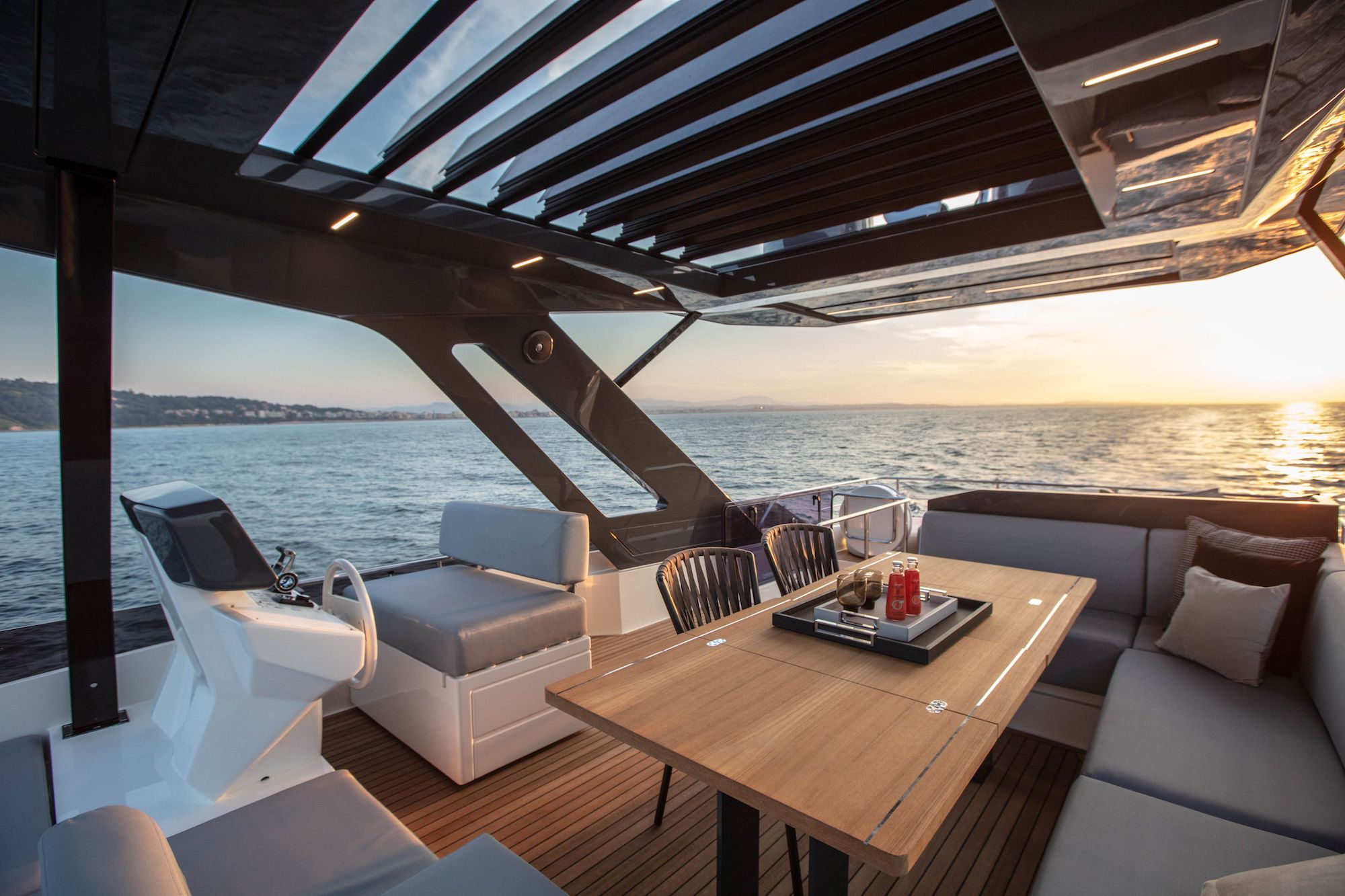 FerrettiYachts_720_External_12